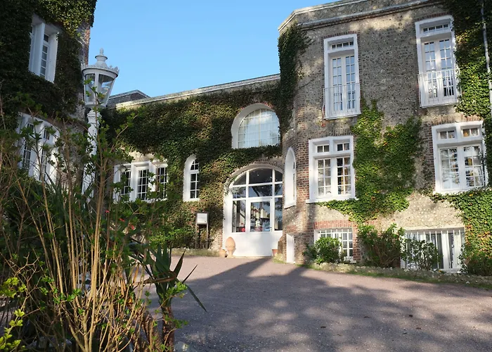 Hotel Domaine Saint Clair - Le Donjon 4*